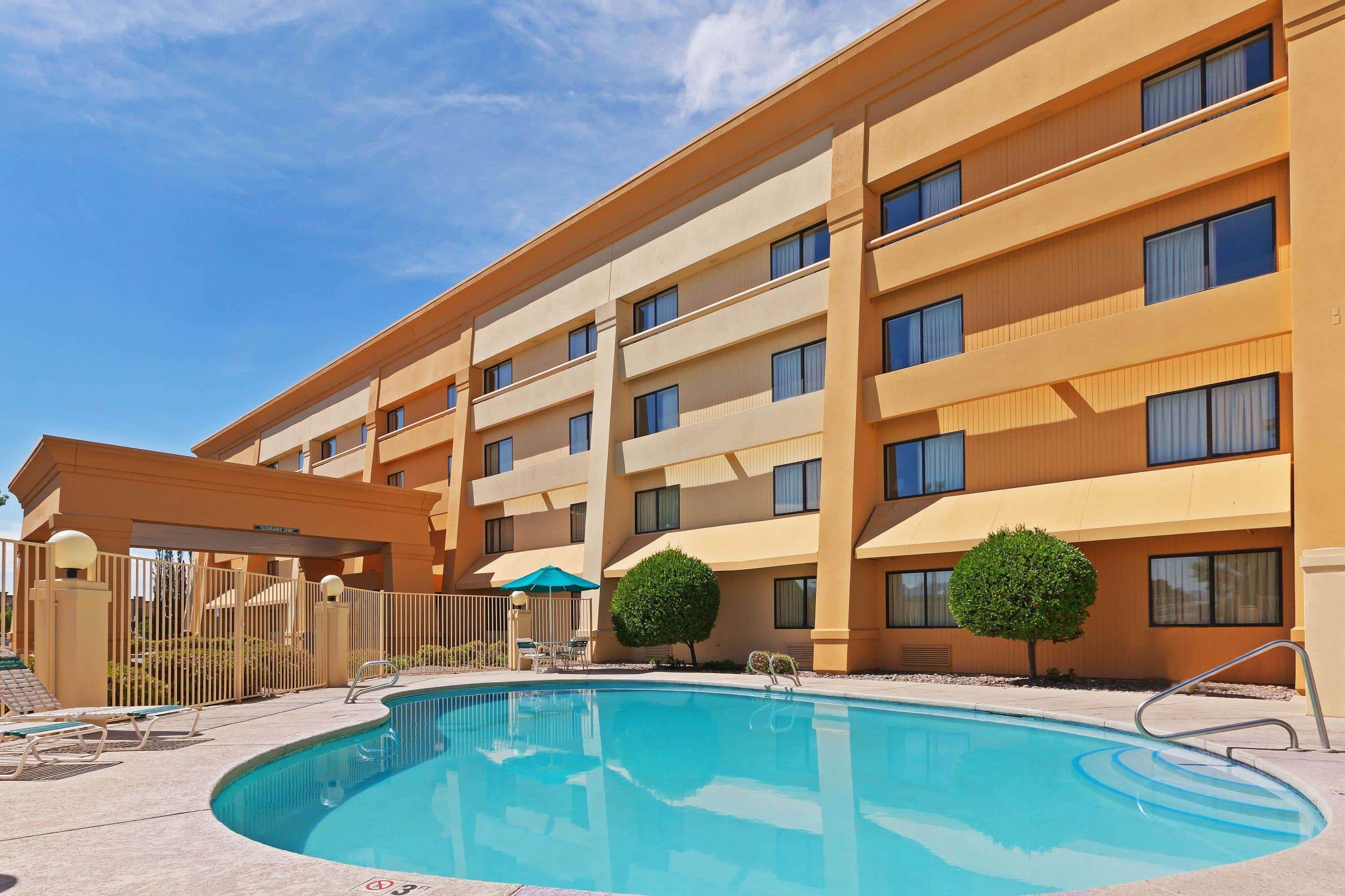 Hotel La Quinta & By Wyndham Cruces Organ Mountain 3*
