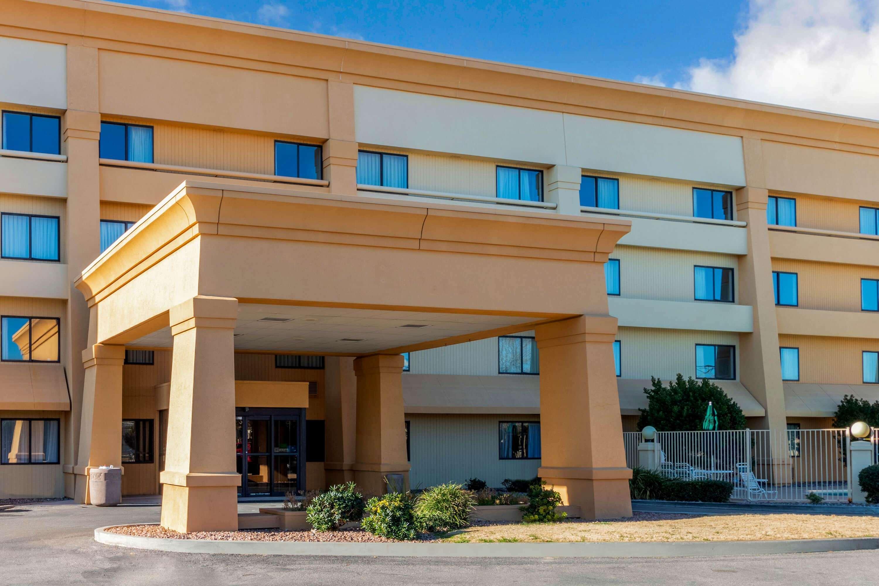 La Quinta & By Wyndham Cruces Organ Mountain Hotel